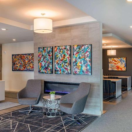 Microtel Inn & Suites Dorval Qc Екстериор снимка