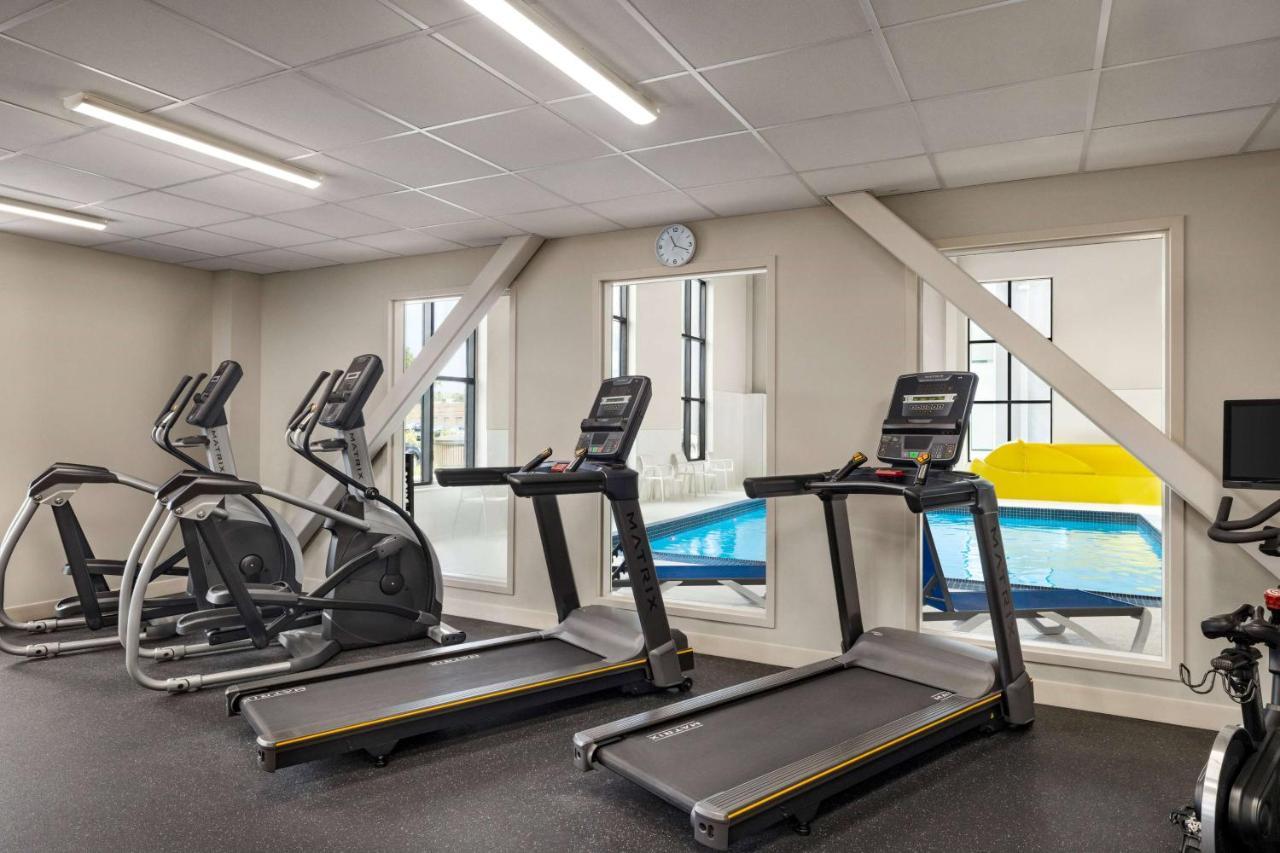 Microtel Inn & Suites Dorval Qc Екстериор снимка