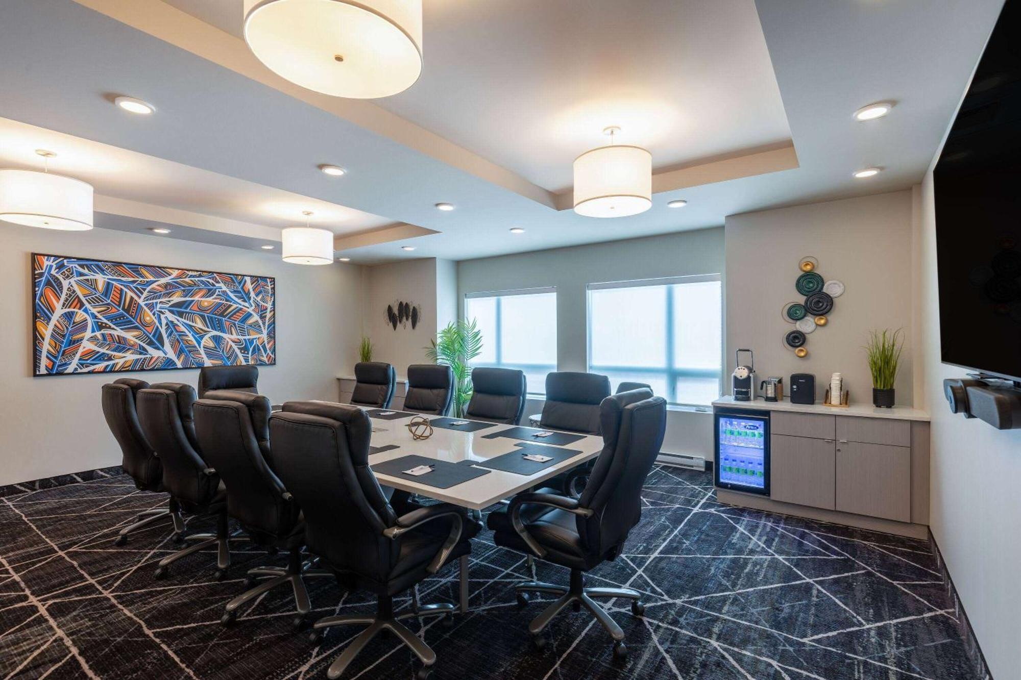 Microtel Inn & Suites Dorval Qc Екстериор снимка